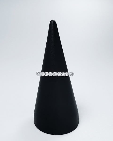 DYAMOND 28 Brilliant Diamonds in 18K White Gold Full Eternity Ring (Size 6.5)