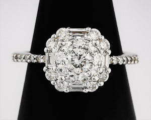 DYAMOND 18K White Gold Diamond Ring with Center and 31 Side Stones